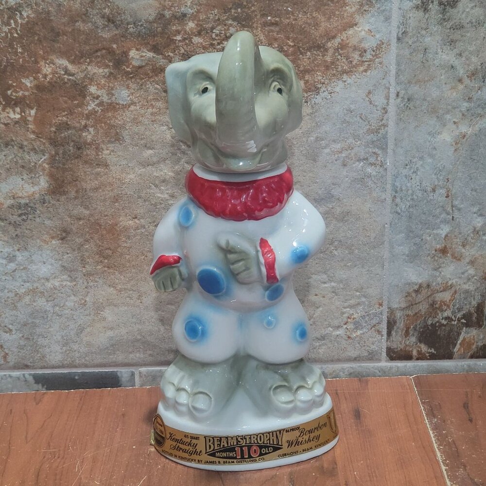 Vintage Jim Beam Circus Elephant Kentucky Bourbon Whiskey Decanter Bottle 1968
